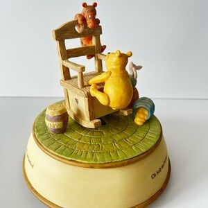 Disney Wooden Musical Base with Winnie the Pooh Theme